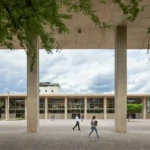 Edificio de gobierno y plazas centrales en Iguala. Iguala, Guerrero, México. Fotografía: Rafael Gamo